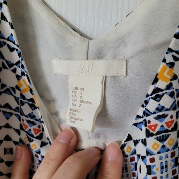 H&M blouse tank top colourful size 2 - Picture 7 of 7